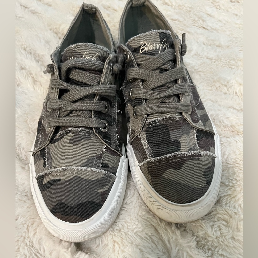 Blowfish Womens Malibu Shoes Size 8